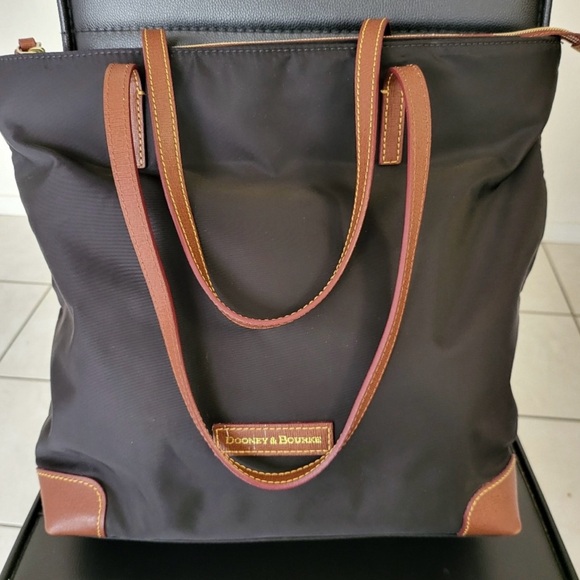 Dooney & Bourke Black Tote with Brown Trim EUC - Picture 1 of 6